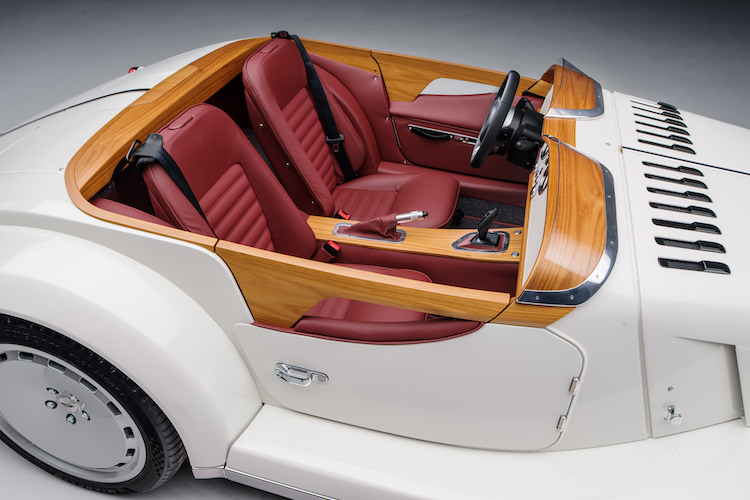 The Hog Ring - This Roadster's Wood Interior is Absolutely Stunning