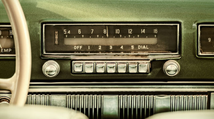 The Hog Ring - US Lawmakers Wants to Keep AM Radios in Cars