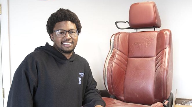 The Hog Ring - Mixon Magic Auto and Marine Upholstery