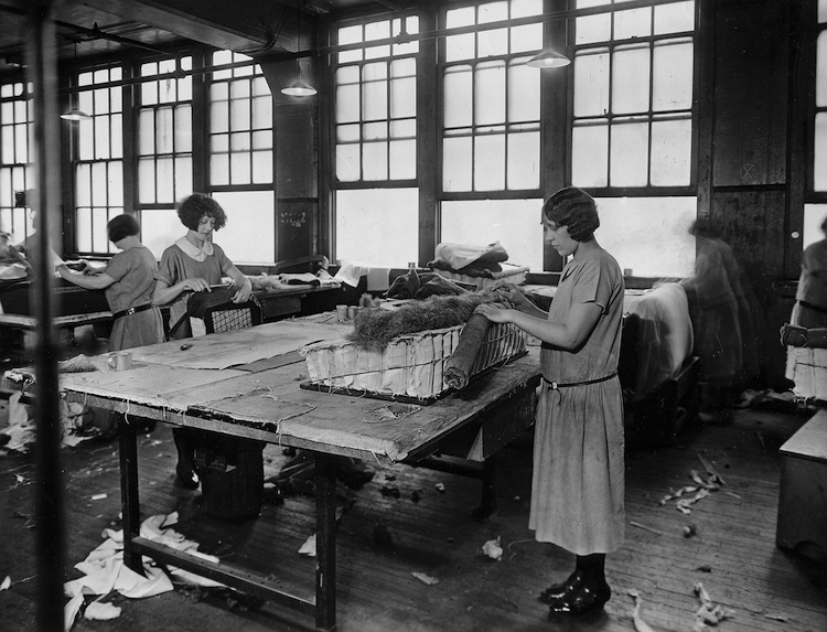 The Hog Ring - Women at Packard Motor Car Company 1925