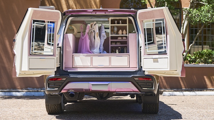 The Hog Ring - This Lexus Concept Has a Nail Bar, Vanity and Closet Built Inside