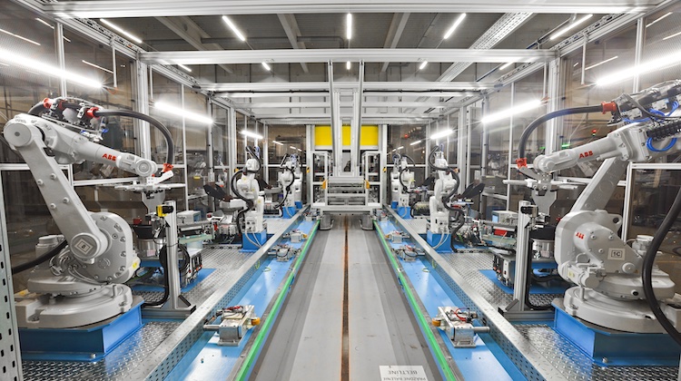 The Hog Ring - These Robots Can Assemble Two Vehicle Door Panels in 40 Seconds 1